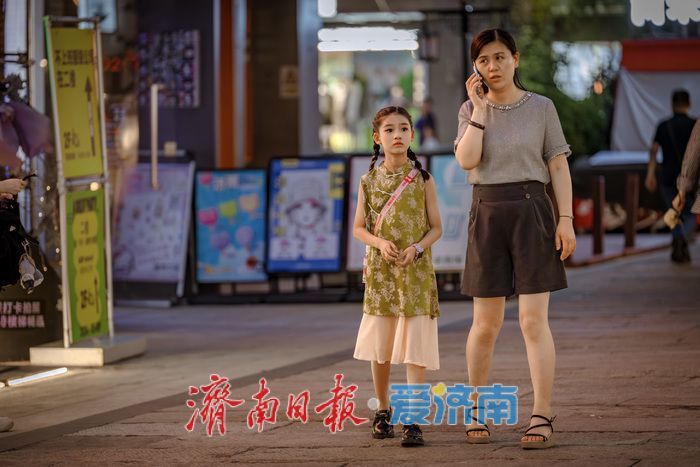 一年四季 泉在济南丨复古与时尚奇幻交融 璀璨夜经济点亮济南融汇老商埠