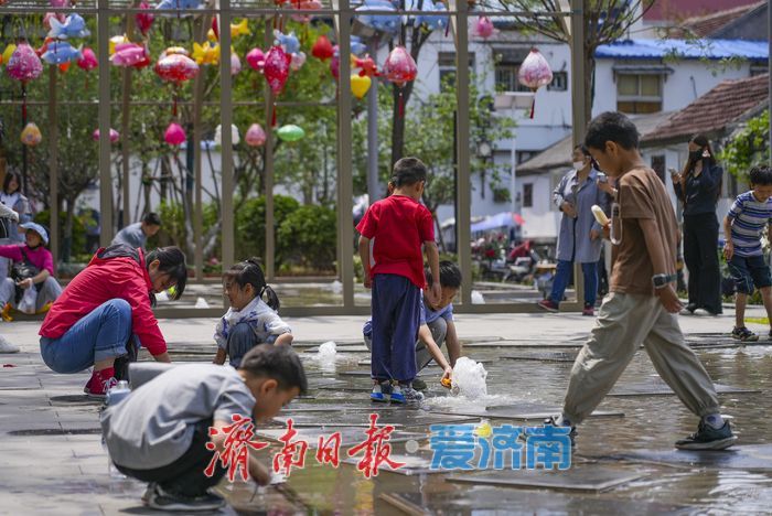 一年四季 泉在济南｜立夏时节市民游客乐享曲水亭街亲水时光