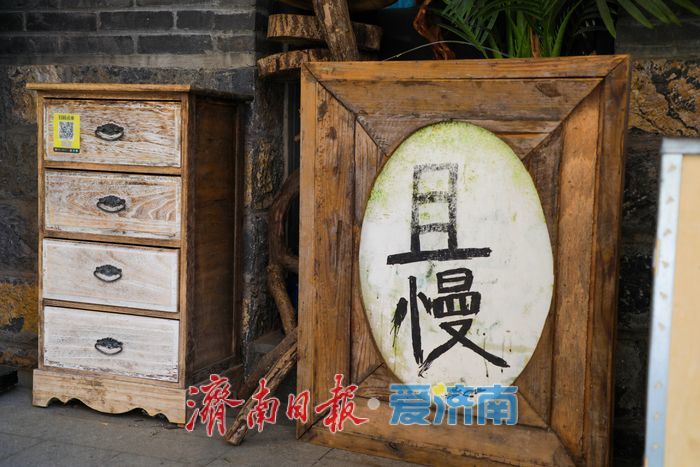 百年街巷里的时光漫游