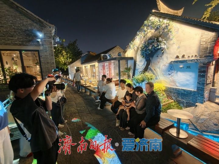 济南西更道街夜色如画，泉韵老街成夜游新地标