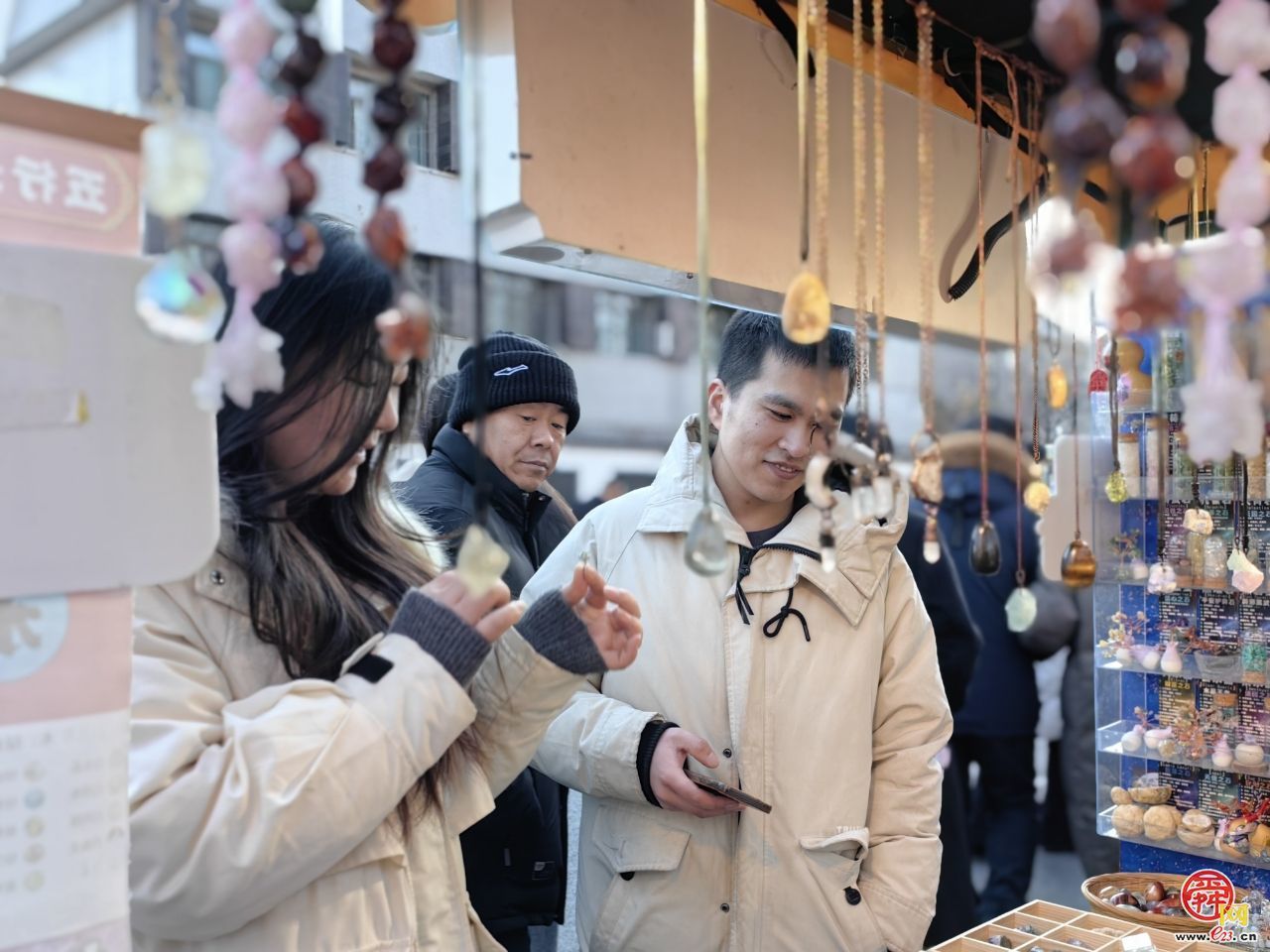 【网络中国节·春节】泉在济南过大年｜济南明湖市集火热进行中 “城湖一体”展现泉城新魅力