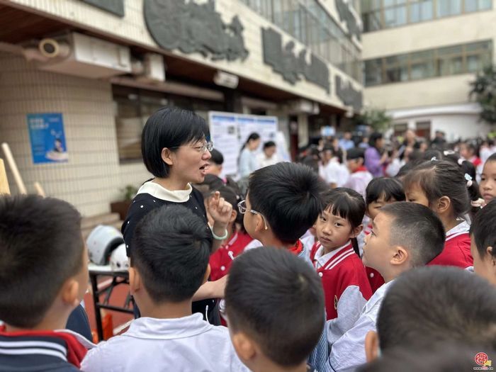 学法明礼 护航成长丨济南市经五路小学开展普法教育成果展示活动