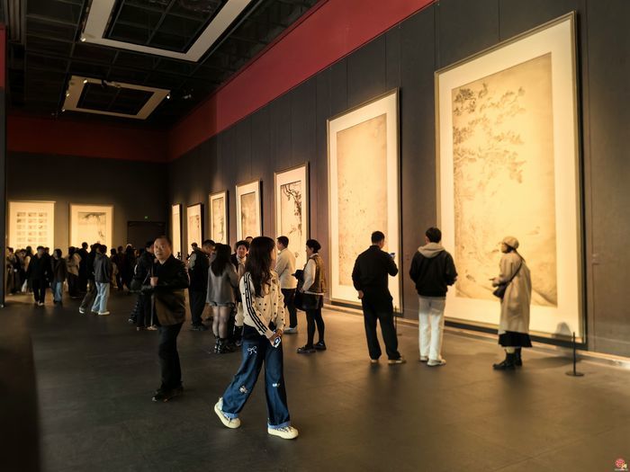 500余幅精品画作集中展出！“与物为春——刘万鸣艺术展”在山东美术馆开幕