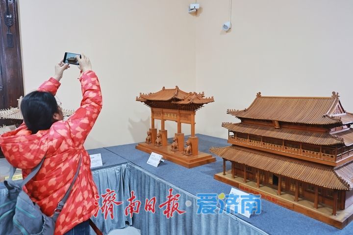 榫卯传古韵 中国古代建筑模型展持续火爆