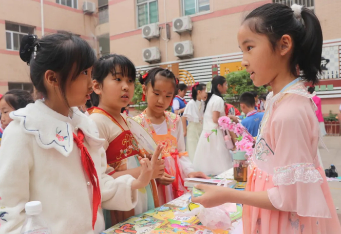 图书漂流、新闻采访 历城区洪家楼第二小学打造五育并举大舞台