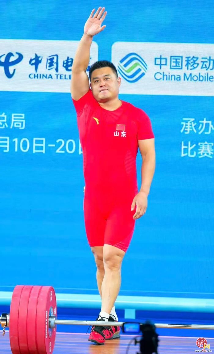 “泉城力量”杨哲：英雄深情吻别赛场，五朝传奇永不落幕