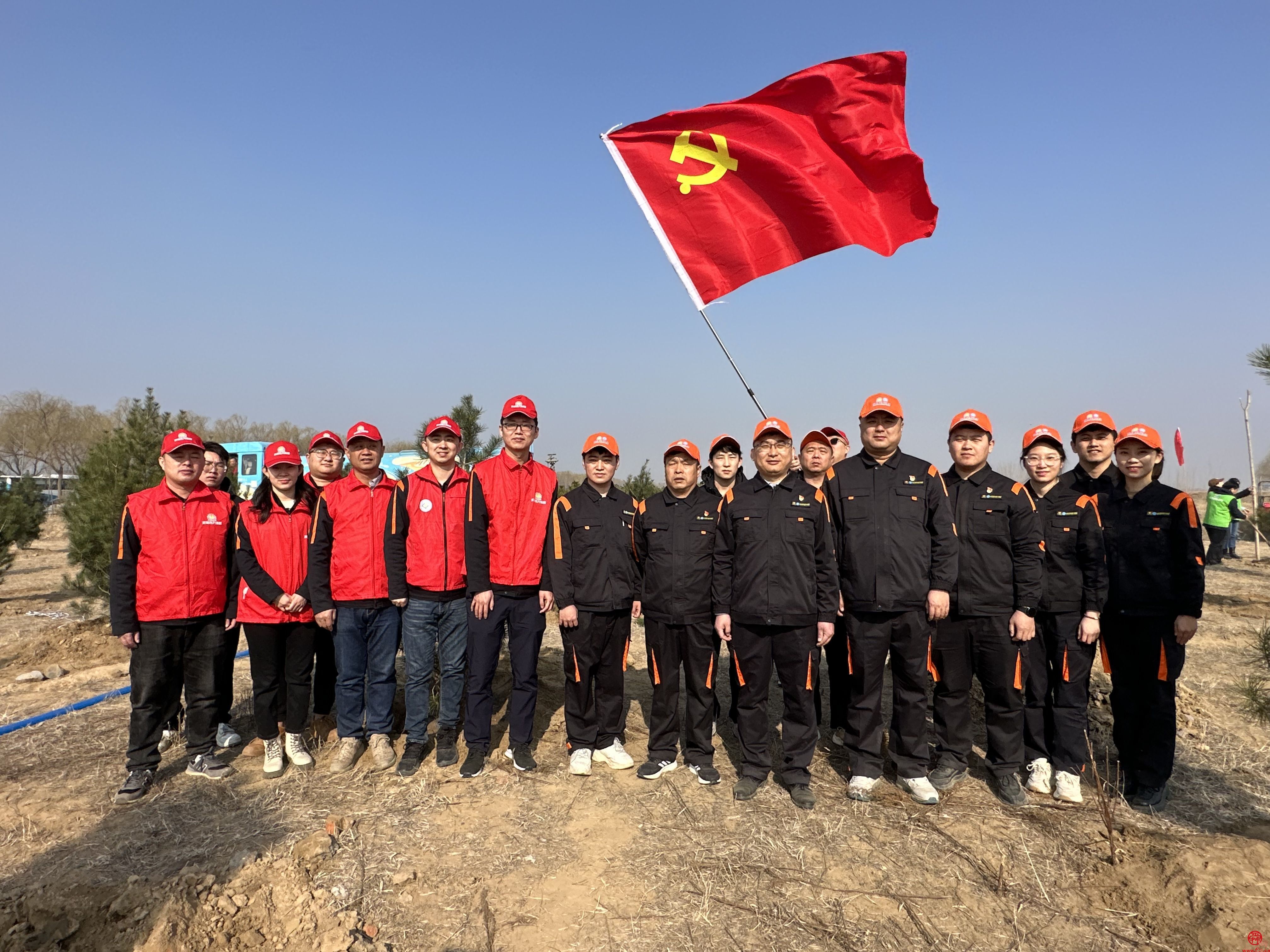 植绿正当时｜ok138cn太阳集团组织党员和团员青年开展义务植树活动