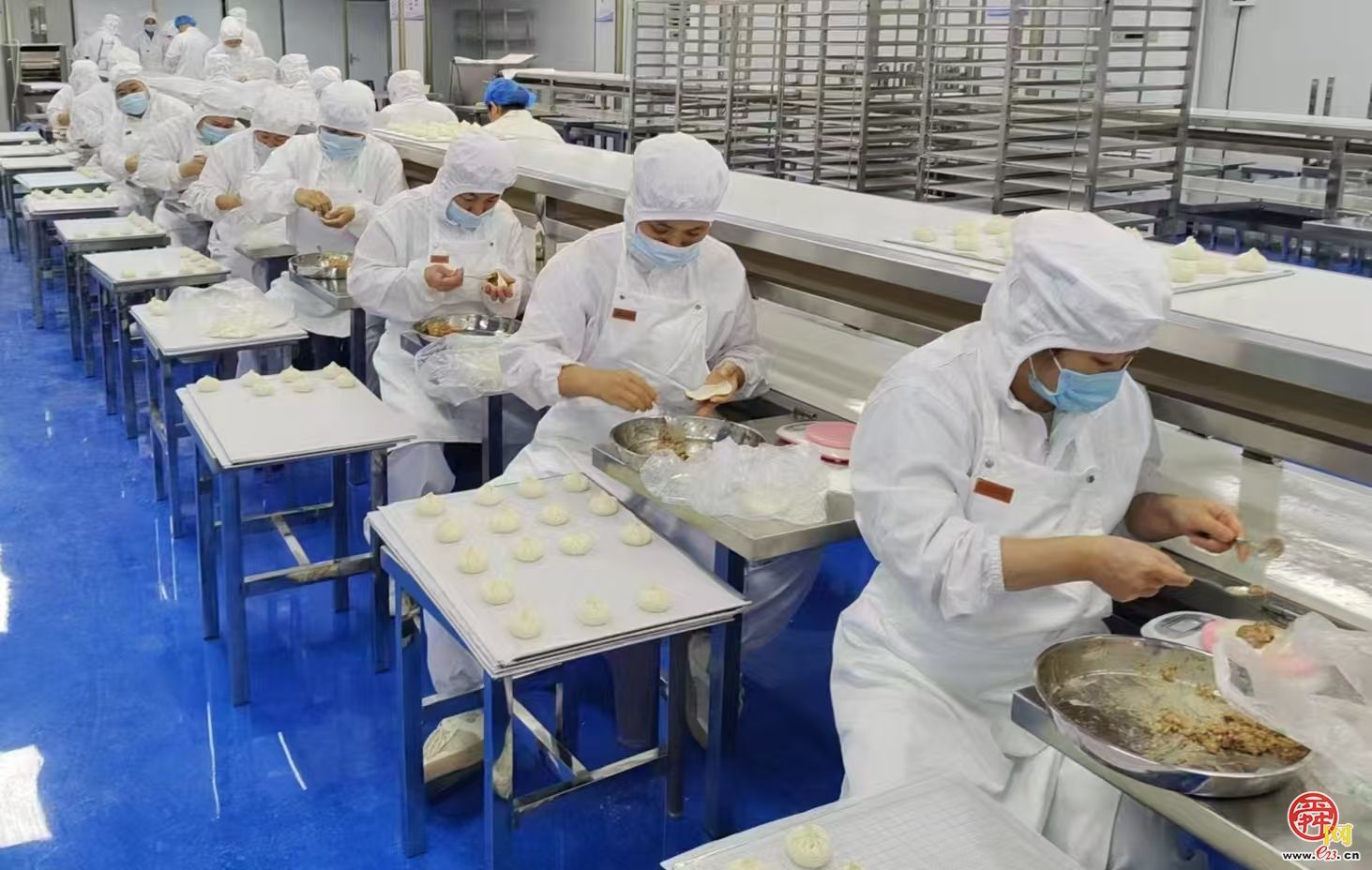 四年从零到日产十万个  济南恒生天裕老面包子供货多家头部连锁品牌