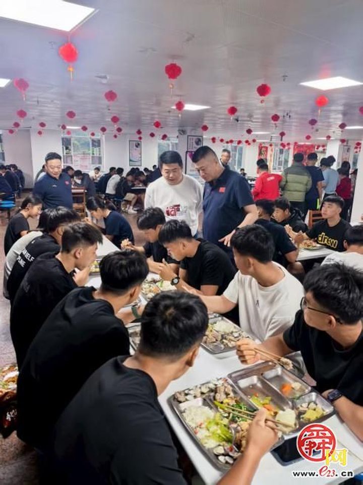 济南市体育局党组春节期间赴广西看望慰问外训运动队