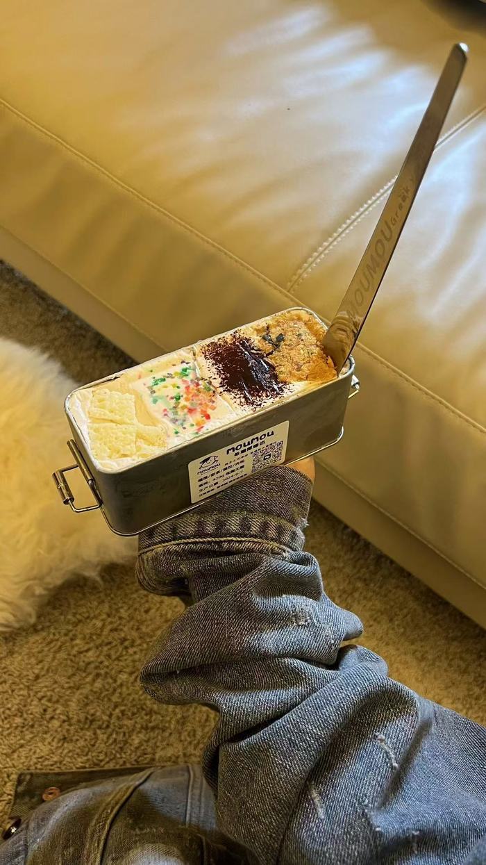 “吃一口噎得脖子抻出二里地”，新晋网红干巴酸奶有多火？记者探访济南市场