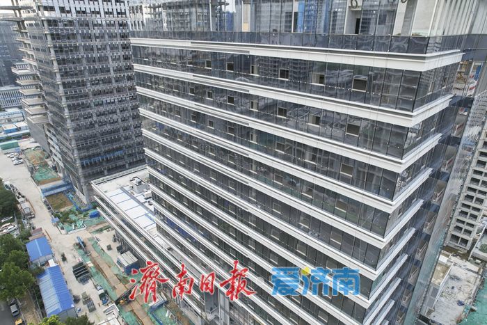 项目强省会｜济南明湖科创中心B5地块外立面施工收尾