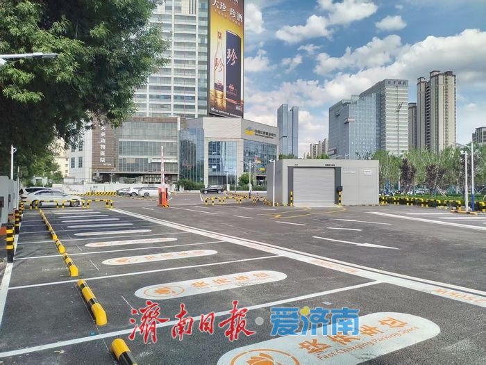 喝杯茶的功夫，满电出发——“建设智能充电设施”民生实事观察