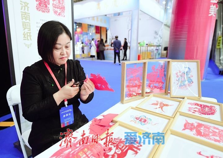 2026山东工艺美术博览会暨“山东手造”精品展济南启幕