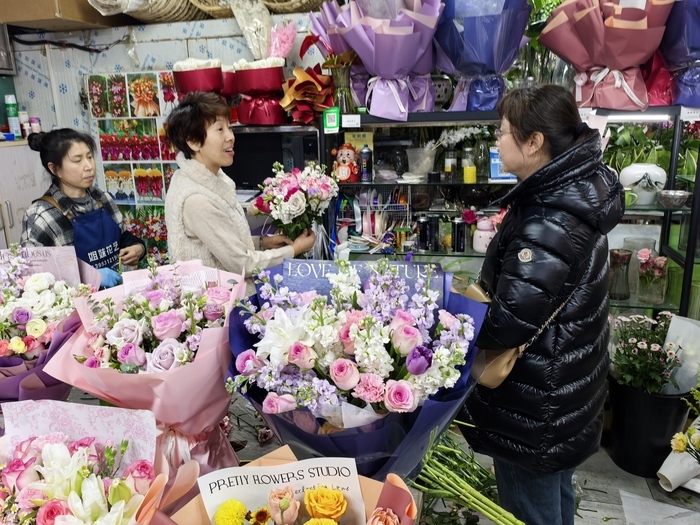 三八妇女节临近，济南花卉市场迎来消费热潮