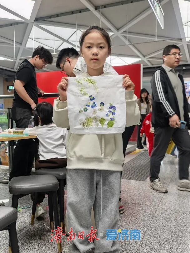 济南地铁开展“花漾泉城・悦享春行”春日主题活动