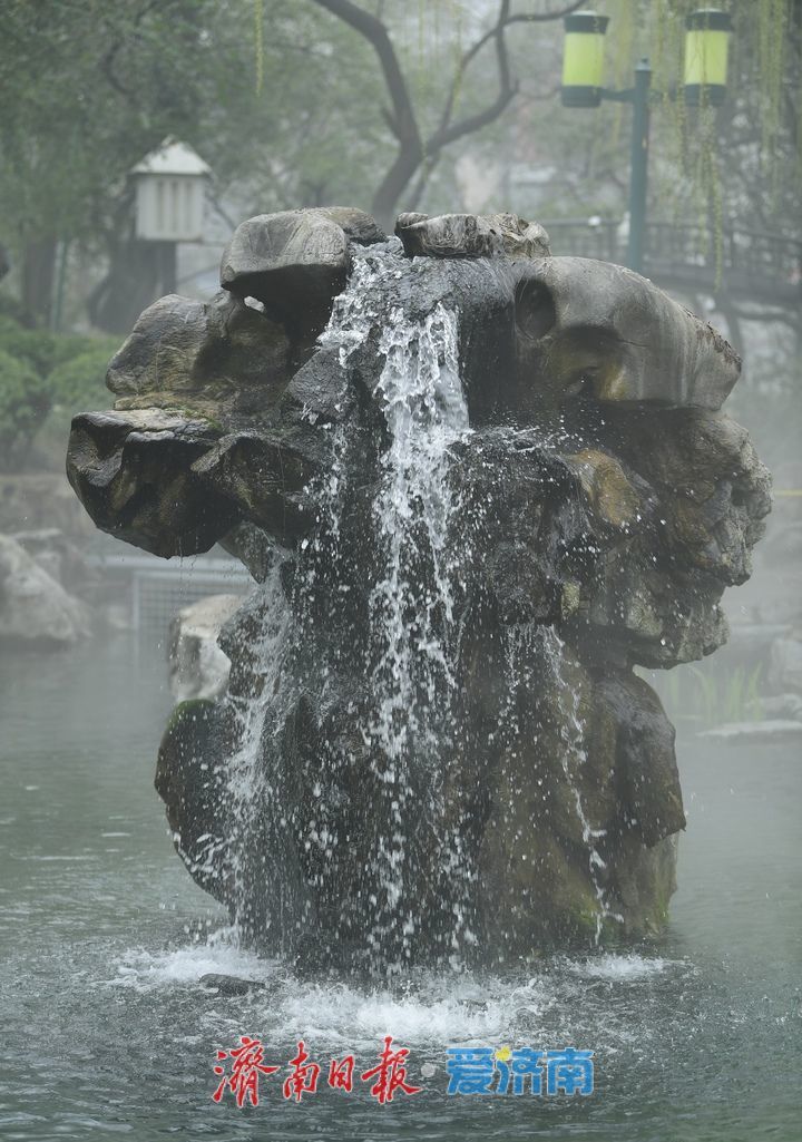 一年四季 泉在济南｜持续喷涌近200天，济南月牙泉生机勃勃迎元宵佳节