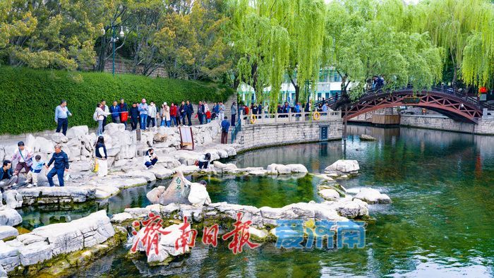 一年四季 泉在济南丨一泉一市一春日！黑虎泉畔水墨韵 花朝荟里烟火情