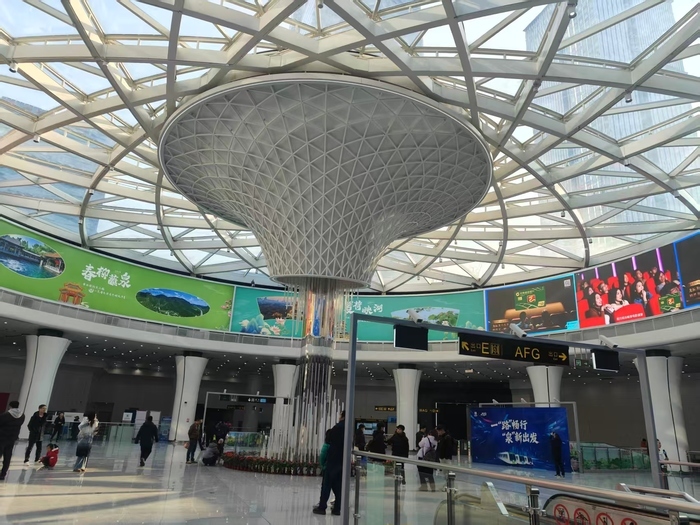 济南地铁6号线东段开通首日体验：一条连接高校、CBD与交通枢纽的“黄金线”