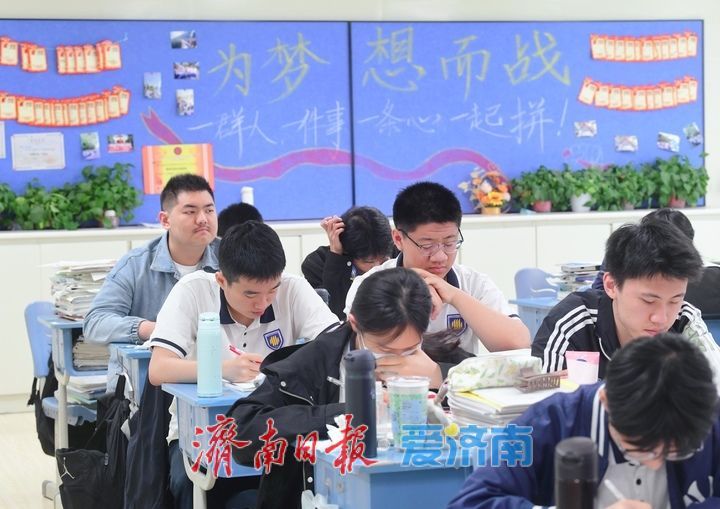 笔锋所至心所向，六月高考梦启航