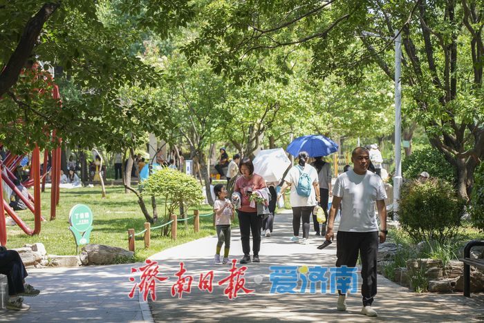 一年四季 泉在济南丨泉城公园迎露营热潮，市民乐享城市“慢时光”