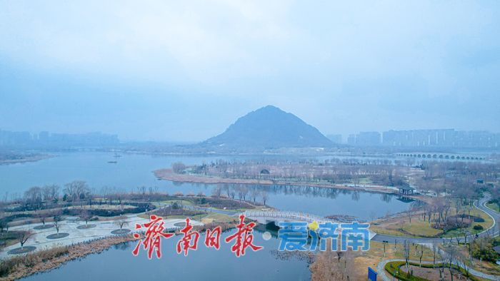 一年四季 泉在济南丨冬雨初歇云雾起 华山湖畔似仙境