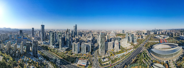 一年四季 泉在济南丨冬日“泉城蓝”如洗，济南城市天际线邂逅晴空之美