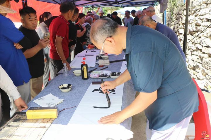 第八届过半年乡村振兴戏剧节暨官庄街道夏季旅游季鸣锣开唱