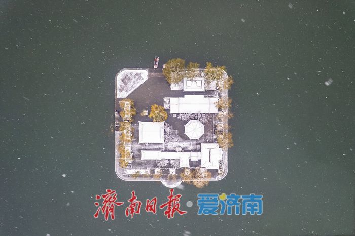 明湖雪韵醉游人