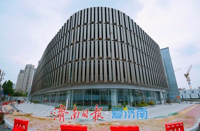 向上要“空间”，济南洪楼片区智慧停车楼启用