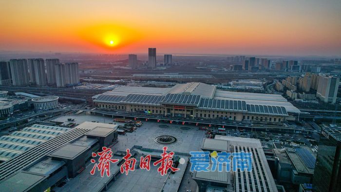 一年四季 泉在济南丨冬日夕阳铺就泉城鎏金画卷