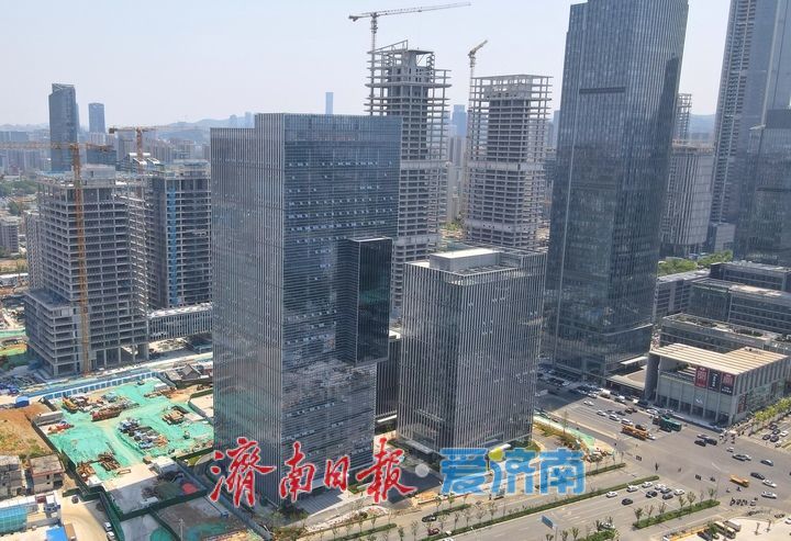 项目强省会｜明湖国际科技创新中心B7地块项目幕墙安装完成