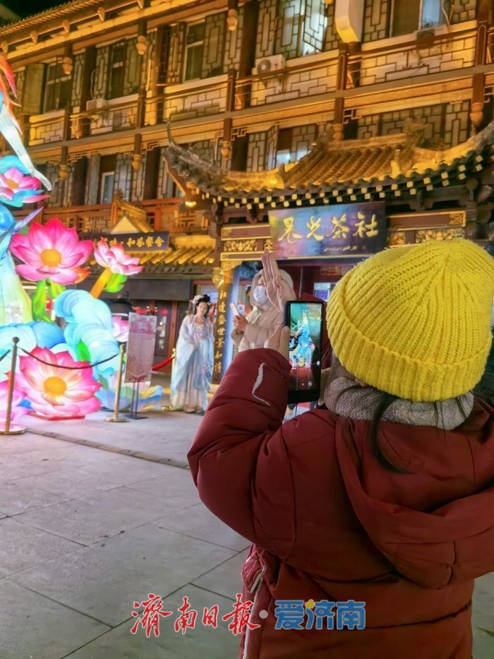 济南这里今晚亮灯，三大神仙灯组美到窒息