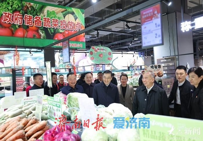 林武在济南调研并走访慰问时强调 确保人民群众度过欢乐平安祥和的节日