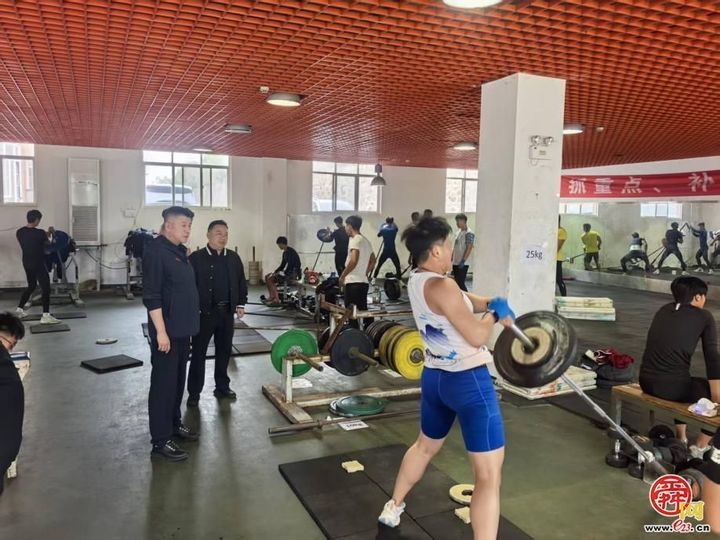 济南市体育局党组春节期间赴广西看望慰问外训运动队