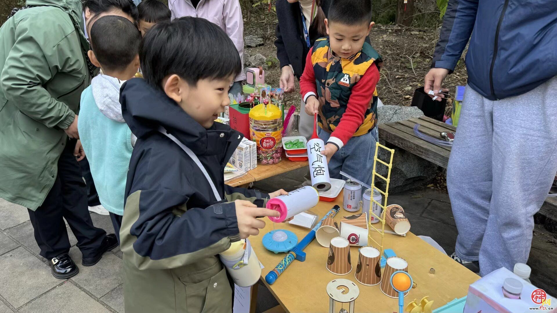 “ 香山韵 六里情”——济南市六里山小学举办香山赏秋诗词会 多元活动构建家校社协同育人新生态