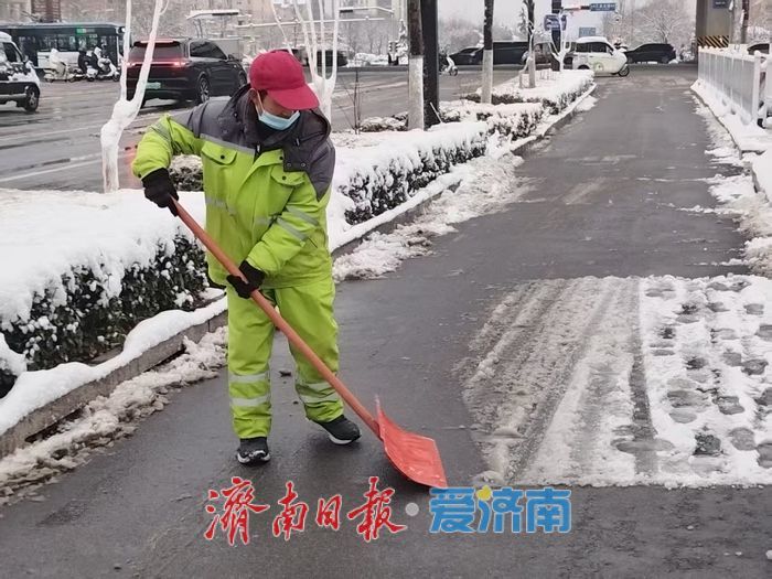 出动机械千余车次连夜奋战，历城持续攻坚清雪除冰