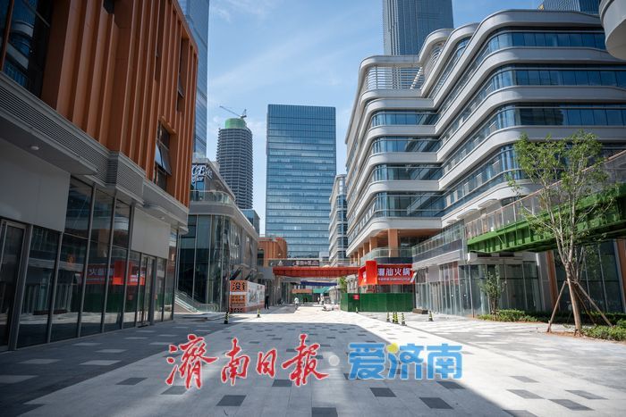 济南绿地国金天地二期商业街雏形初现 首批商家入驻赋能片区商业升级