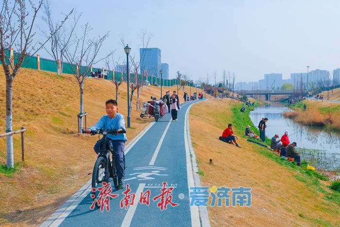 春日寻芳正当时 龙脊河公园成市民春日打卡新宠