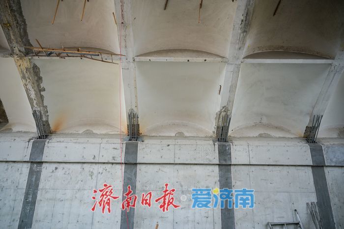 探访济南纬二路天桥改造现场，工程稳步推进，施工有序开展