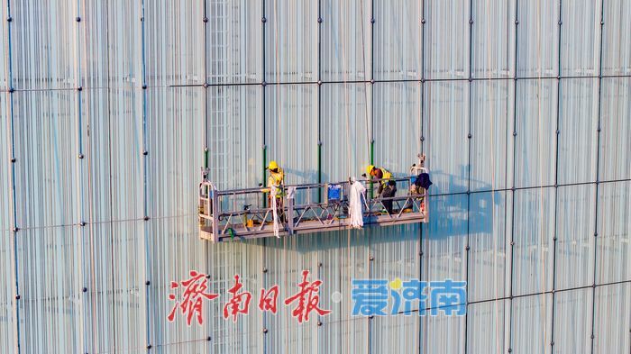 万融广场（腊山店）建设进度全面提速，外立面施工加速推进