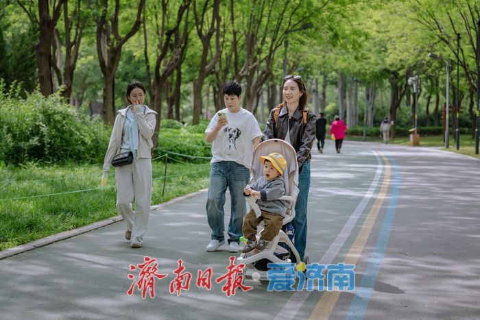 一年四季 泉在济南丨泉城春日 “调色盘” 上新！济南森林公园百花齐放，斑斓色彩扮靓天然氧吧