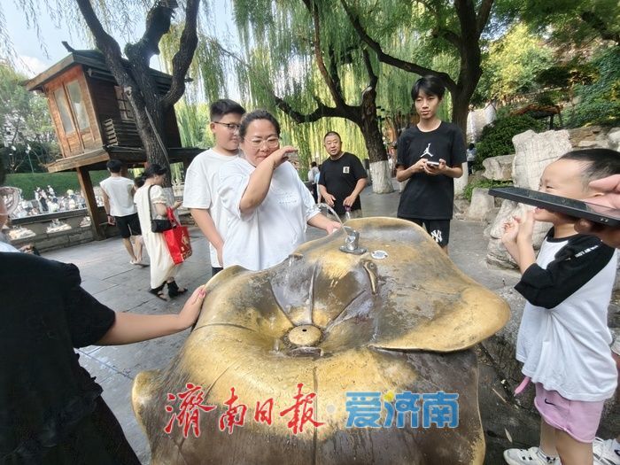 一年四季 泉在济南丨品泉水解清凉