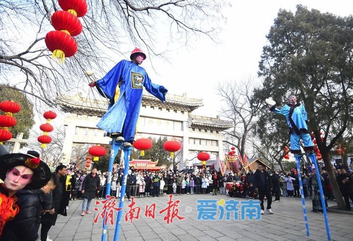 千佛山上人从众，传统民俗闹元宵