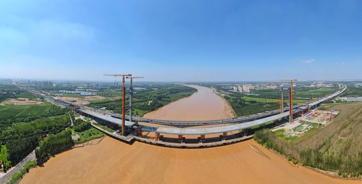 项目强省会｜京台高速齐济段黄河特大桥 主塔建设有序进行