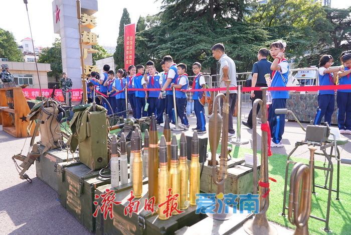 触摸 “大国重器” 弘扬抗战精神