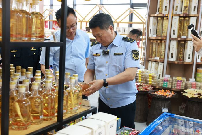 吃玩购守护“时刻在线”！济南市市场监管局全力维护五一节日市场秩序