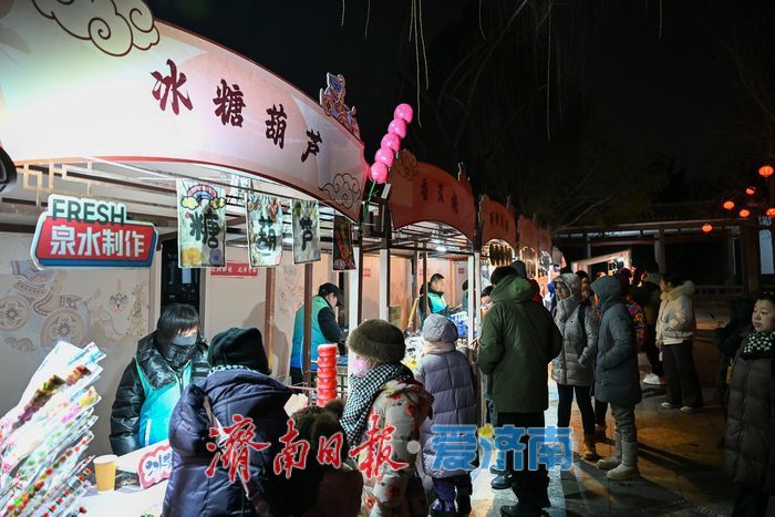 五龙潭新春市集人潮涌动 泉畔年味浓似酒