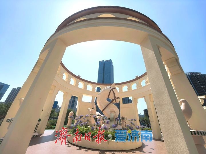 梦幻童话主题街区全新亮相 提升市民游客购物体验