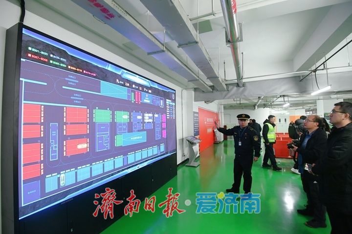 从“人找车”到“车等人” 网约车智行服务系统“e站通”在济启用