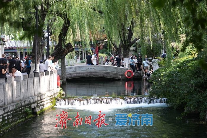 暑期赏泉正当时，亲水纳凉享盛夏乐趣